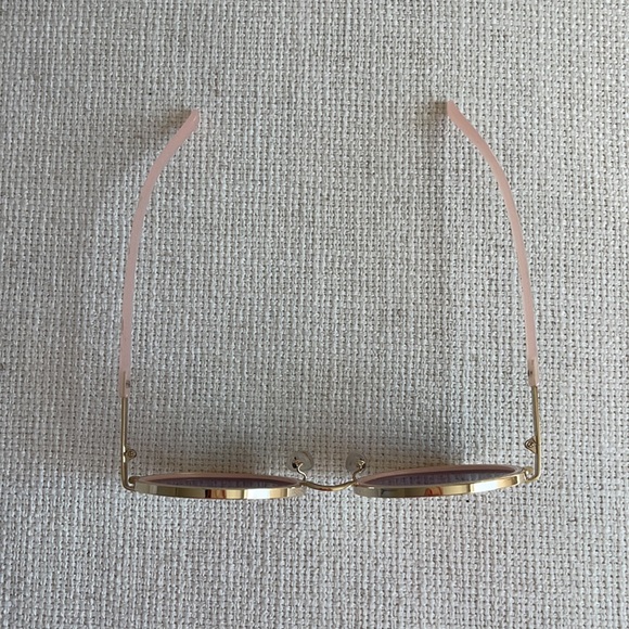 Round Sunglasses - Picture 3 of 6